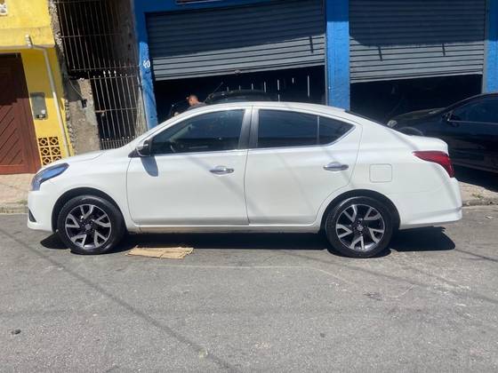 NISSAN VERSA 1.6 16V FLEXSTART SL 4P XTRONIC NISSAN VERSA 1.6 16V FLEXSTART SL 4P XTRONIC